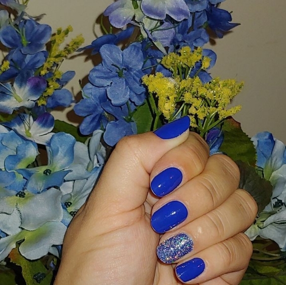 Color Street Nail Polish Strips in shade Greeking Out - Picture 2 of 2